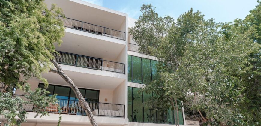 Garden house condo with private yard and plunge pool